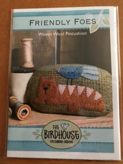 TBH-D367, Friendly Foes Pincushion Pattern